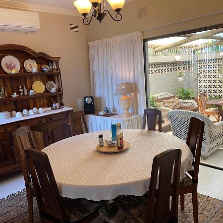 Eden Rose Manor B&B La Mercy Ngoại thất bức ảnh