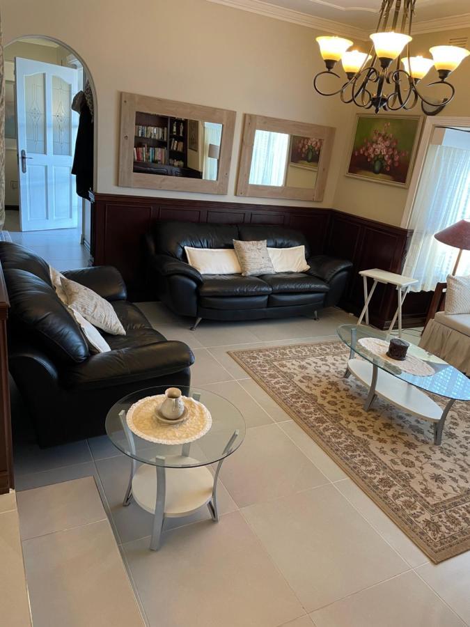 Eden Rose Manor B&B La Mercy Ngoại thất bức ảnh