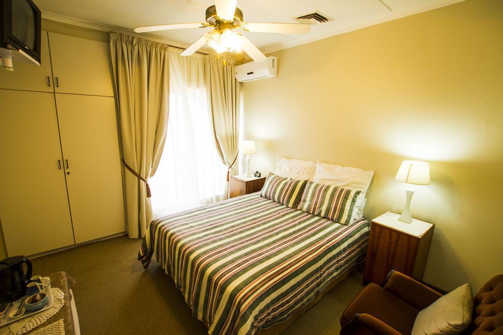 Eden Rose Manor B&B La Mercy Ngoại thất bức ảnh
