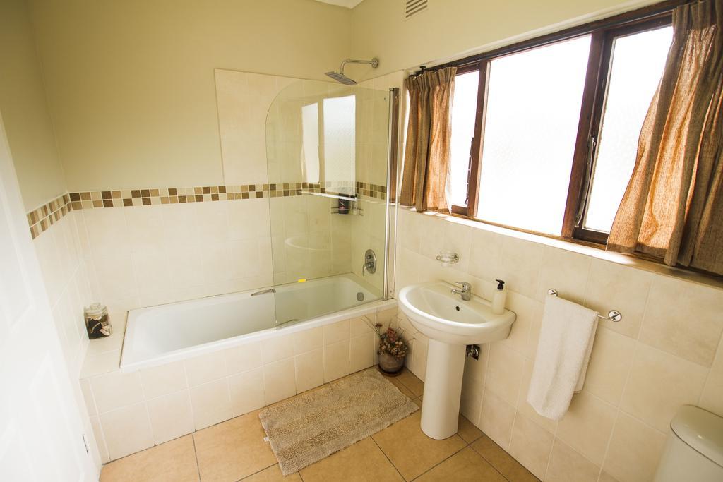 Eden Rose Manor B&B La Mercy Ngoại thất bức ảnh