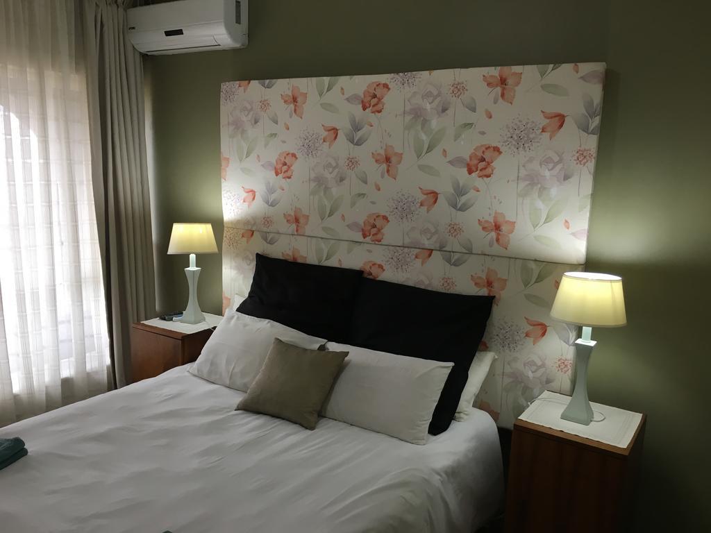 Eden Rose Manor B&B La Mercy Ngoại thất bức ảnh