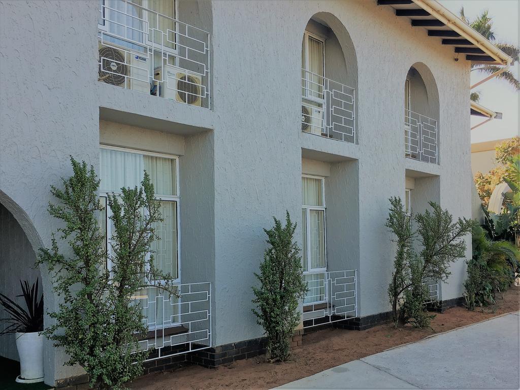 Eden Rose Manor B&B La Mercy Ngoại thất bức ảnh