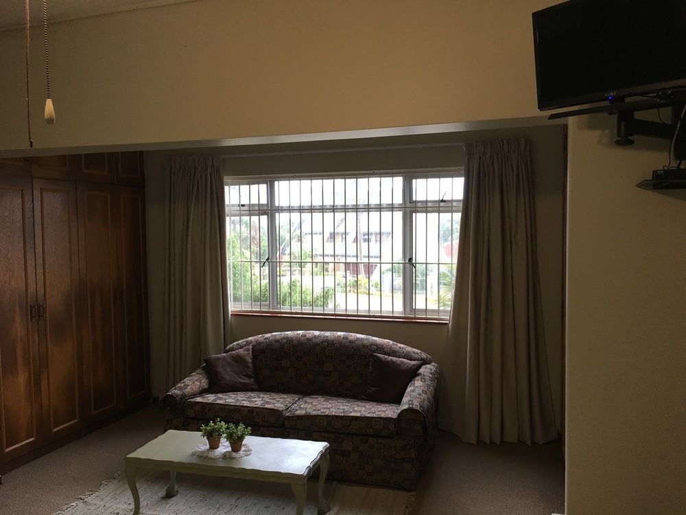 Eden Rose Manor B&B La Mercy Ngoại thất bức ảnh
